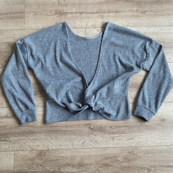 Noisy May open back knit knit ribbed long sleeve crop top style shirt - Picture 2 of 6